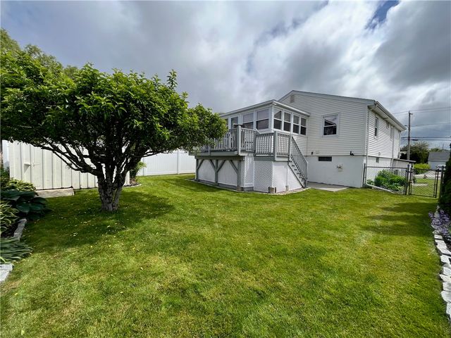 83 Eustis Avenue, Newport, RI 02840