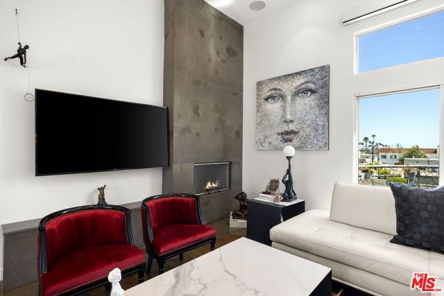 907 Lincoln Boulevard PH 302, Santa Monica, CA 90403
