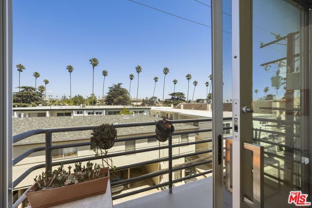 907 Lincoln Boulevard PH 302, Santa Monica, CA 90403
