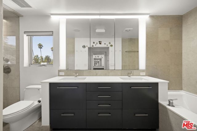907 Lincoln Boulevard PH 302, Santa Monica, CA 90403