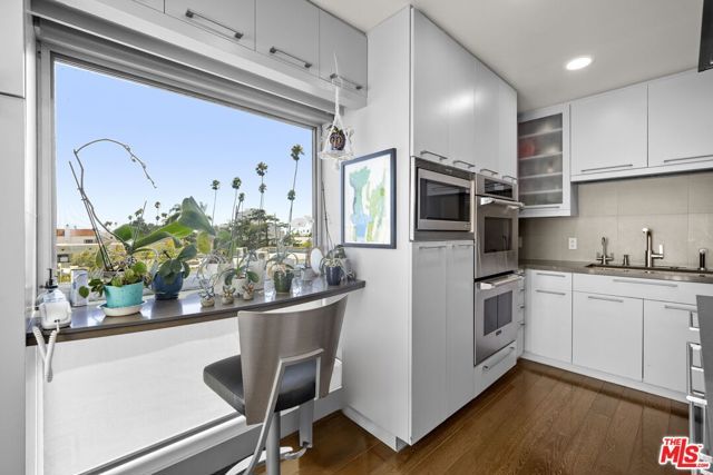907 Lincoln Boulevard PH 302, Santa Monica, CA 90403