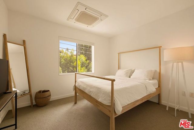 928 N Croft Avenue 102, Los Angeles, CA 90069