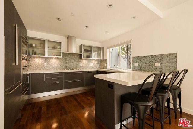 928 N Croft Avenue 102, Los Angeles, CA 90069