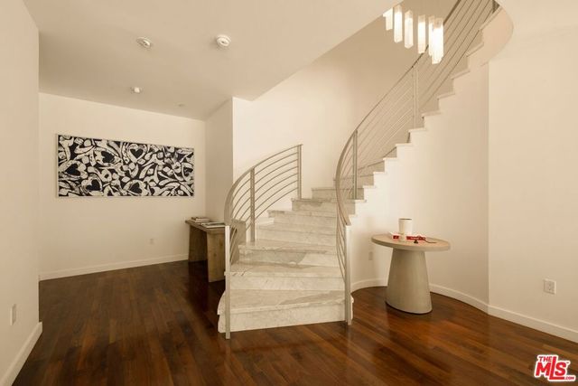 928 N Croft Avenue 102, Los Angeles, CA 90069