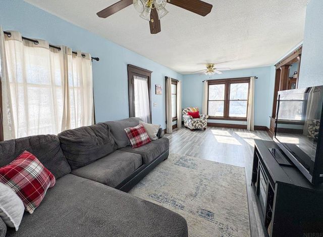 207 7th Street, Grundy Center, IA 50638