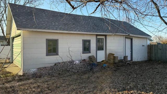 207 7th Street, Grundy Center, IA 50638