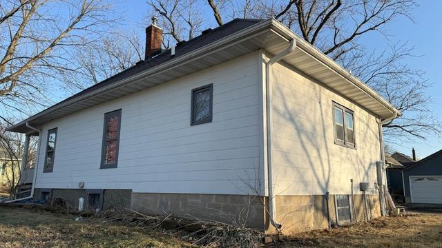 207 7th Street, Grundy Center, IA 50638