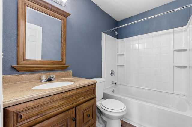 1623 Hudson Avenue, Tulare, CA 93274