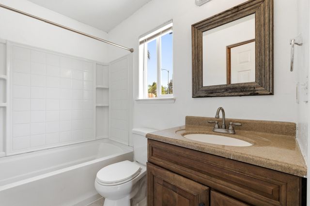 1623 Hudson Avenue, Tulare, CA 93274