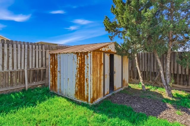 1623 Hudson Avenue, Tulare, CA 93274