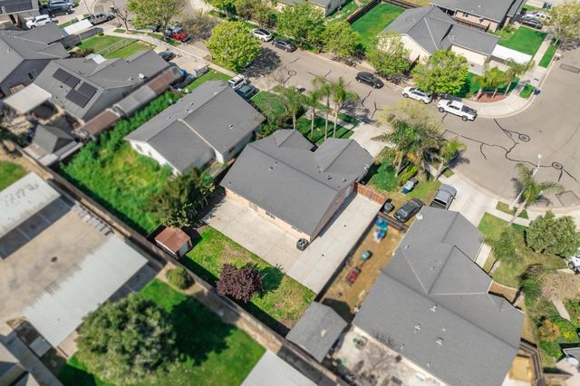 1623 Hudson Avenue, Tulare, CA 93274