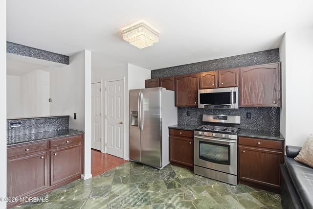 11 Fiddlers Elbow Court, Howell, NJ 07731