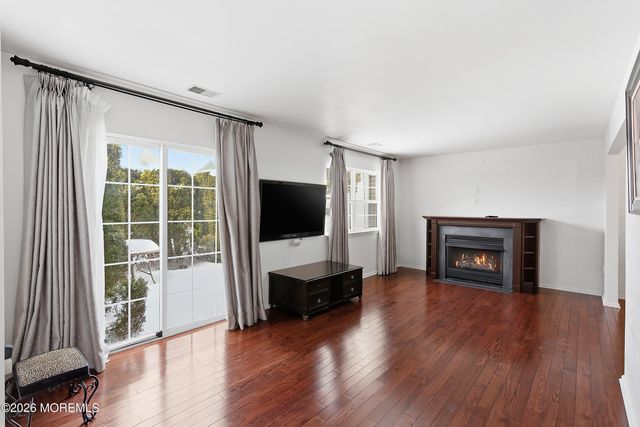 11 Fiddlers Elbow Court, Howell, NJ 07731