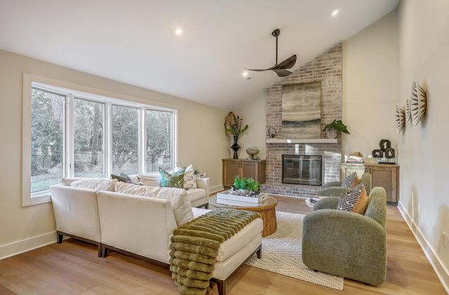 15 Windsor Drive, Charleston, SC 29407