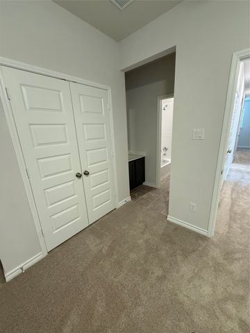 409 Saddle Lane, Denton, TX 76205