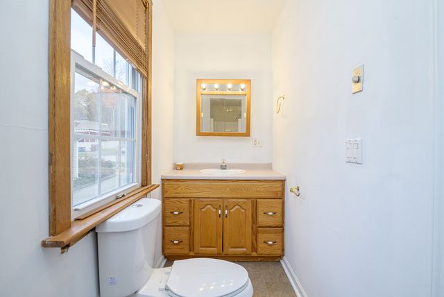 81 West Town Street, Norwich, CT 06360