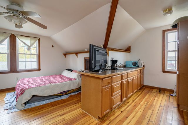 81 West Town Street, Norwich, CT 06360