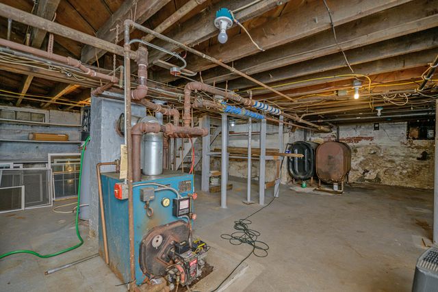 81 West Town Street, Norwich, CT 06360