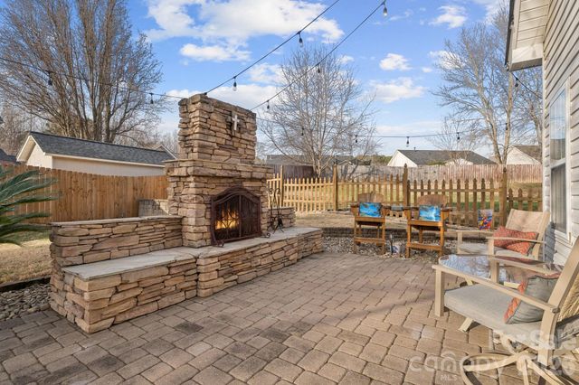 107 Kristens Court Drive, Mooresville, NC 28115