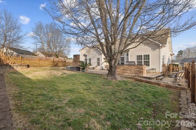 107 Kristens Court Drive, Mooresville, NC 28115