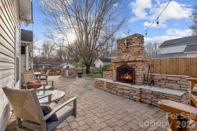 107 Kristens Court Drive, Mooresville, NC 28115