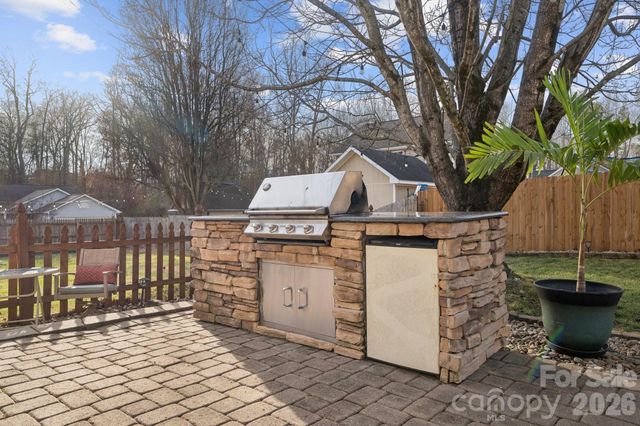 107 Kristens Court Drive, Mooresville, NC 28115