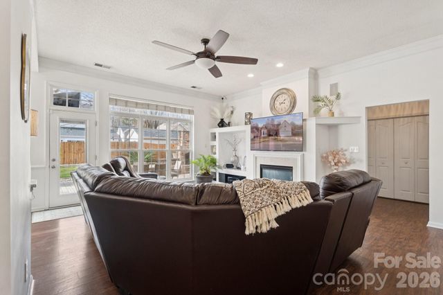 107 Kristens Court Drive, Mooresville, NC 28115