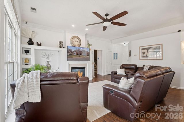 107 Kristens Court Drive, Mooresville, NC 28115