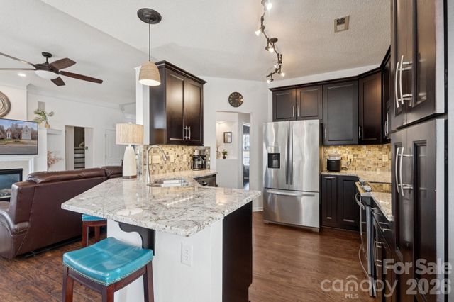 107 Kristens Court Drive, Mooresville, NC 28115