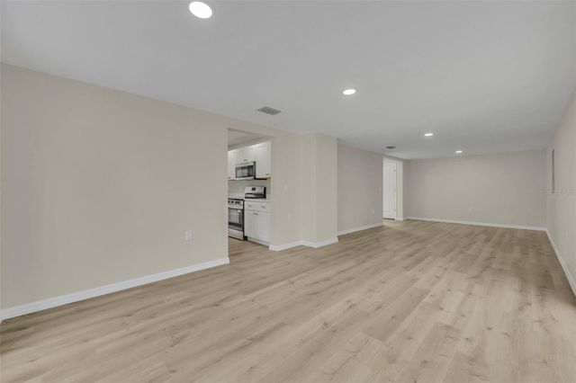 31201 MERRY RD, Tavares, FL 32778