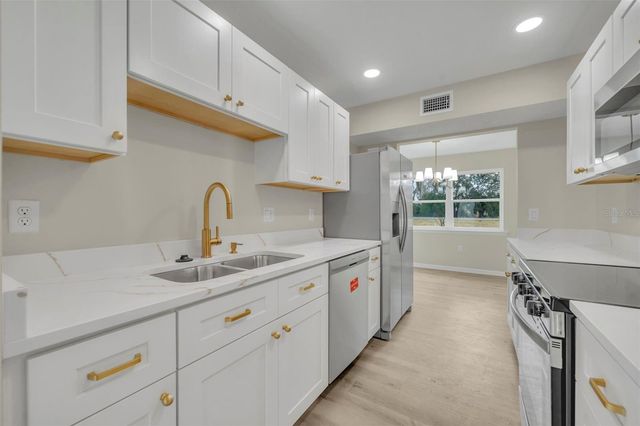 31201 MERRY RD, Tavares, FL 32778