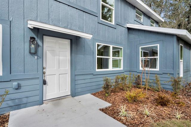 31201 MERRY RD, Tavares, FL 32778