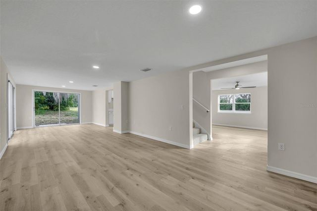 31201 MERRY RD, Tavares, FL 32778