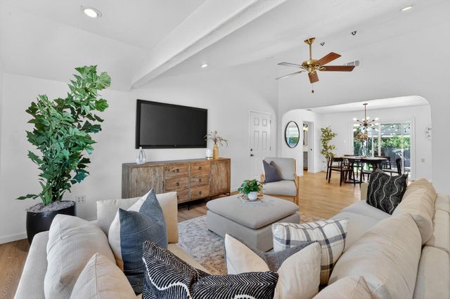 4701 Llano Ln, Fair Oaks, CA 95628