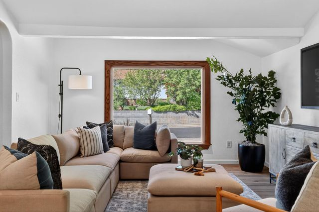 4701 Llano Ln, Fair Oaks, CA 95628