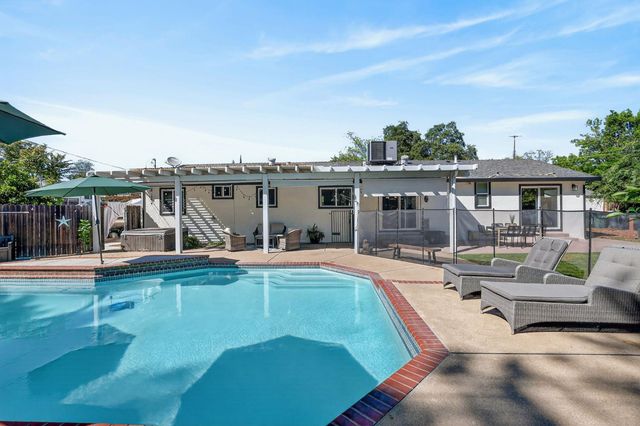 4701 Llano Ln, Fair Oaks, CA 95628