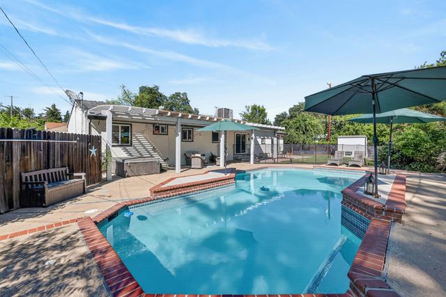 4701 Llano Ln, Fair Oaks, CA 95628