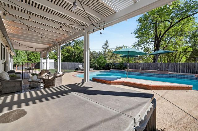 4701 Llano Ln, Fair Oaks, CA 95628