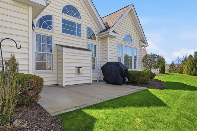 529 Pioneer Ln, New Sewickley Twp, PA 15042