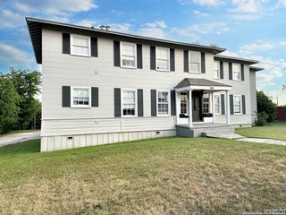 740 Donaldson Ave Apt B, San Antonio, TX 78201