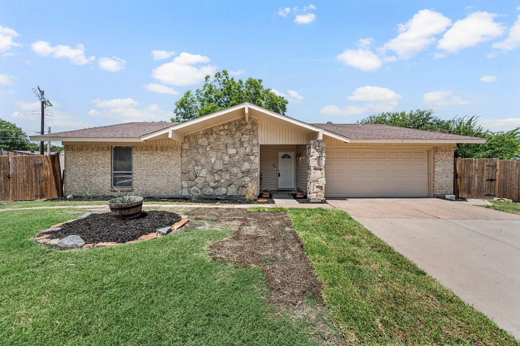 6 Westport Place, Plano, TX 75074