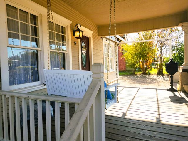 708 N Rockwall Avenue, Terrell, TX 75160