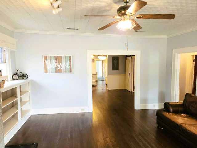 708 N Rockwall Avenue, Terrell, TX 75160