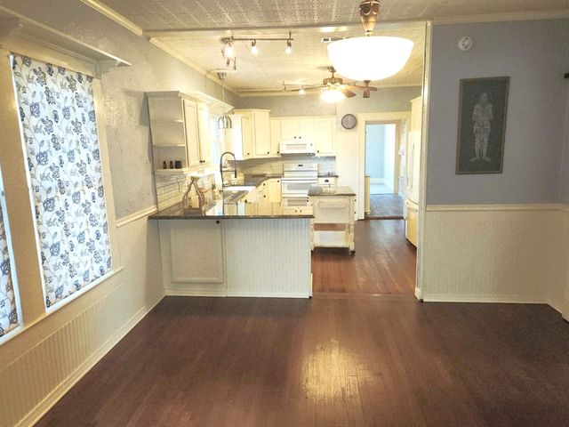 708 N Rockwall Avenue, Terrell, TX 75160