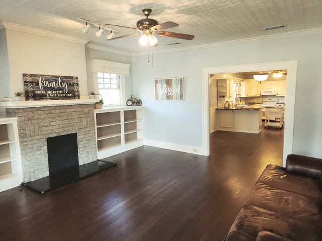 708 N Rockwall Avenue, Terrell, TX 75160