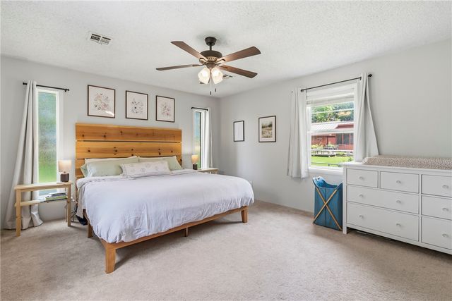 215 E Granite Street, Siloam Springs, AR 72761