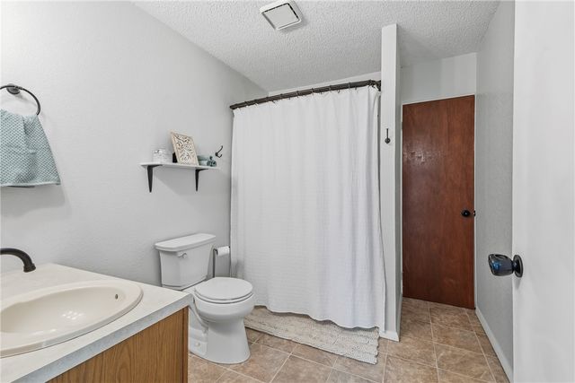 215 E Granite Street, Siloam Springs, AR 72761