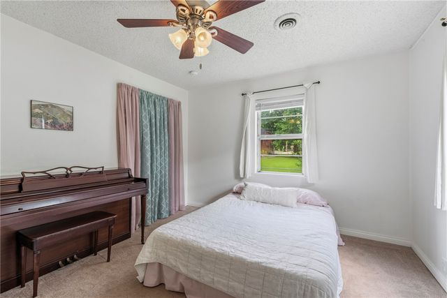 215 E Granite Street, Siloam Springs, AR 72761