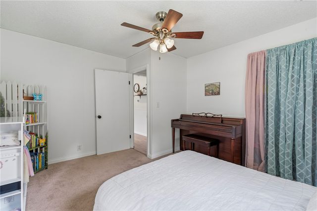 215 E Granite Street, Siloam Springs, AR 72761
