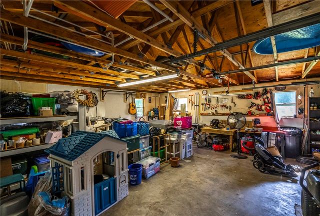 215 E Granite Street, Siloam Springs, AR 72761